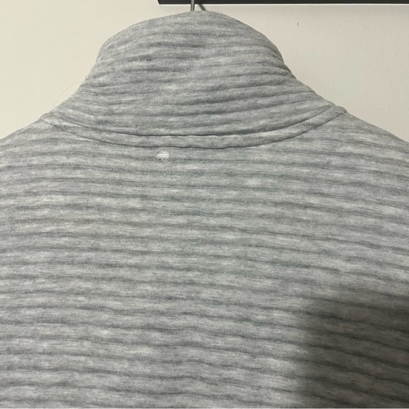 Athleta Half Zip Soft Fleece Pull Over Lightweight Grey Sweater Sz Small - Picture 5 of 6